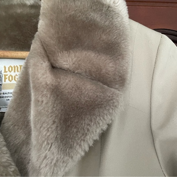 London Fog faux-fur lined tan vintage trench coat in size 10 M - Picture 10 of 11